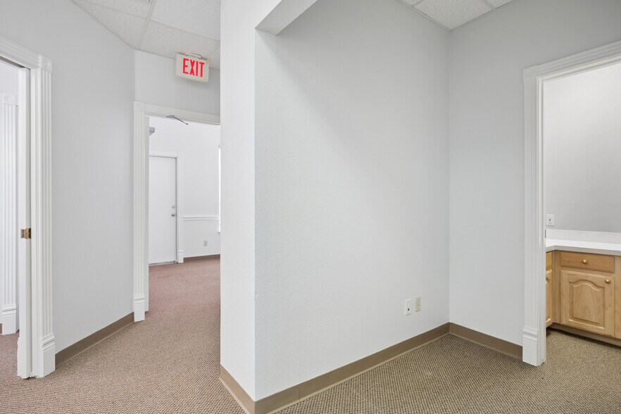 More Photos Of 6407 Colleyville Blvd, Colleyville Medical For Lease