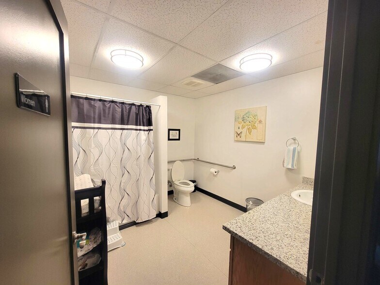 More Photos Of 1611 S Geiger Blvd, Spokane Industrial For Sale