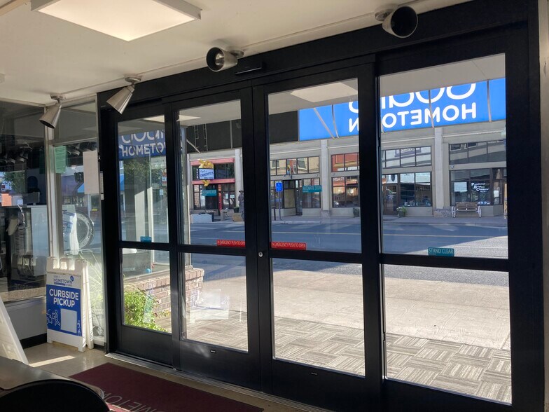 More Photos Of 124 S Main St, Pendleton Storefront Retail Office For Lease