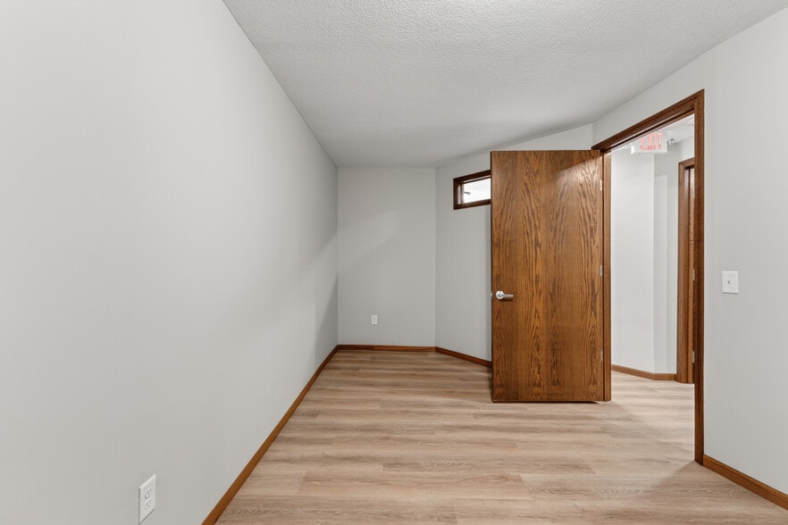 More Photos Of 407 Vermillion St, Hastings Office For Sale