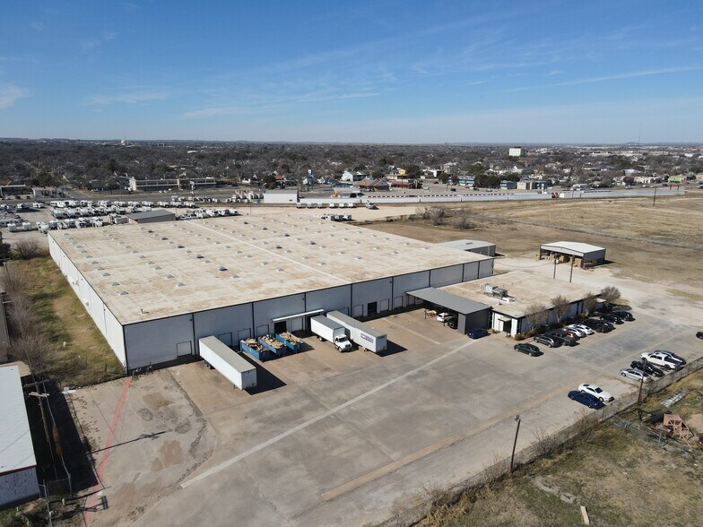 Primary Photo Of 234 W Avenue L, San Angelo Manufacturing For Sale