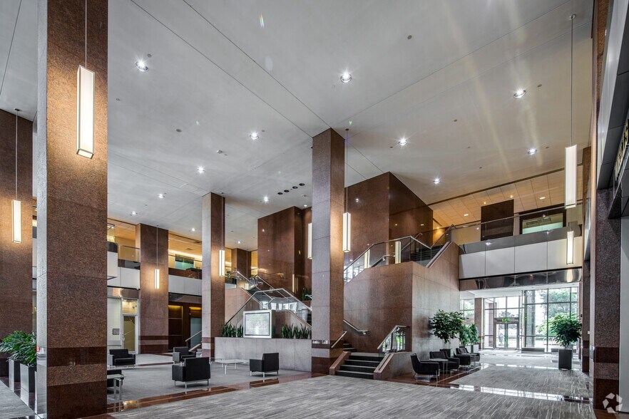 More Photos Of 800 N Magnolia Ave, Orlando Office For Lease