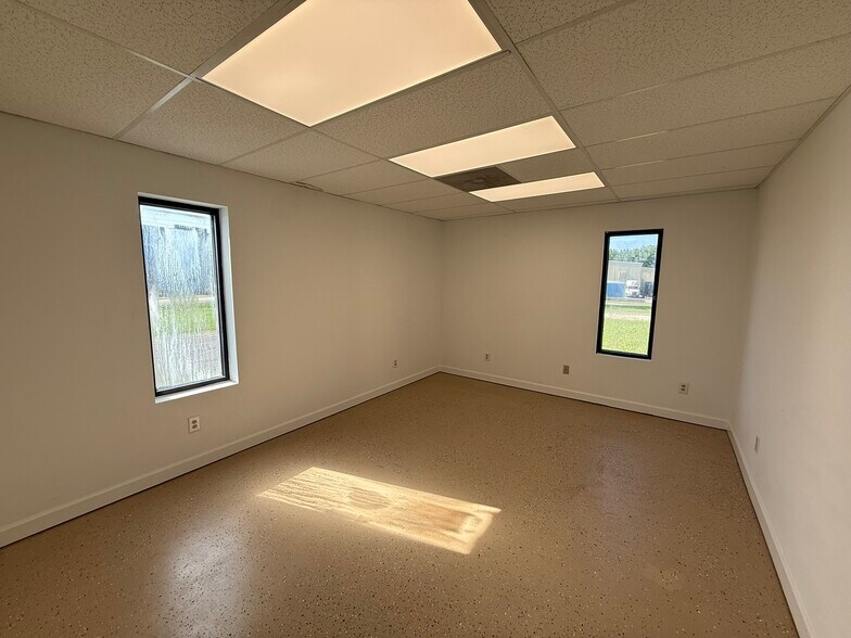 More Photos Of 479 Springdale Rd E, Rock Hill Warehouse For Lease