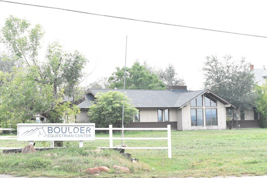 More Photos Of 8778 Arapahoe Rd, Boulder Horse Stables For Sale