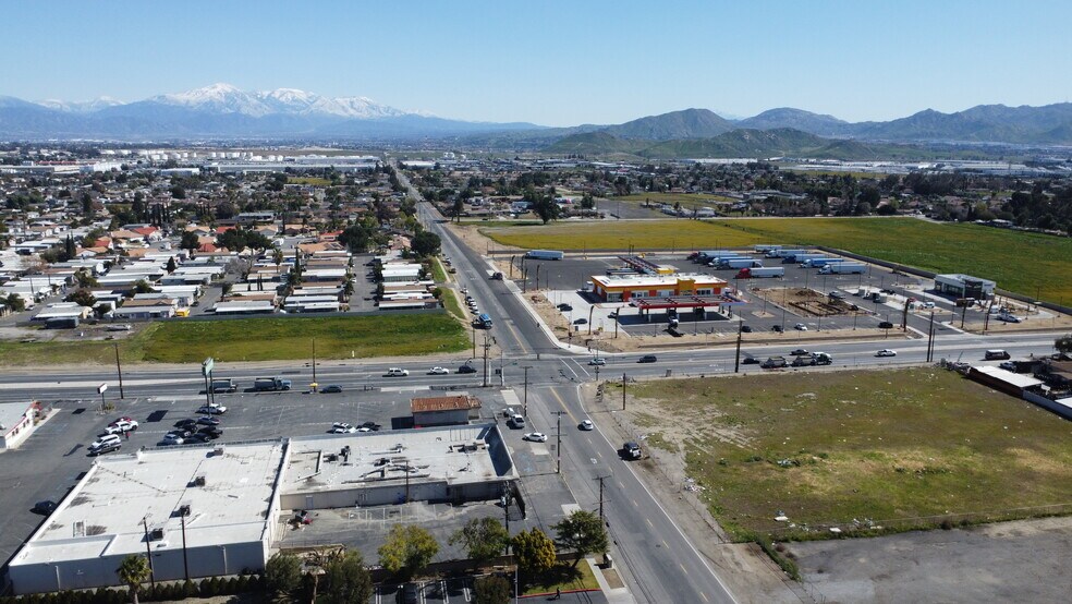 More Photos Of Cedar @ Santa Ana Ave, Bloomington Land For Lease