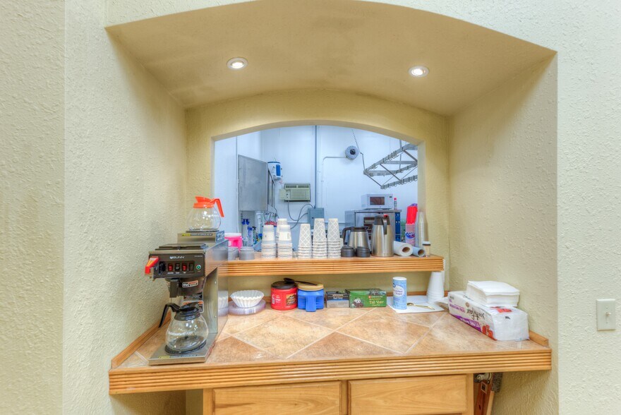 More Photos Of 1109 E Memphis St, Broken Arrow Religious Facility For Lease