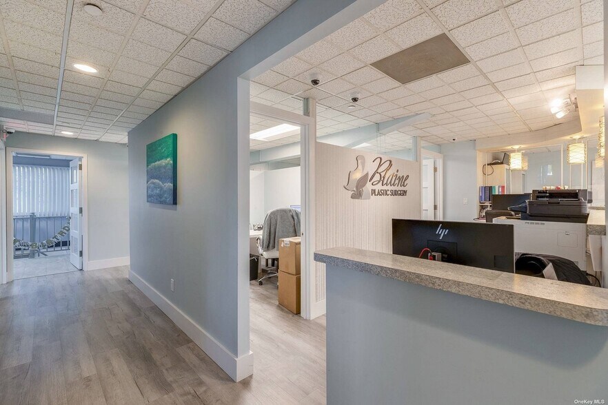 More Photos Of 775 Park Ave, Huntington Medical For Lease