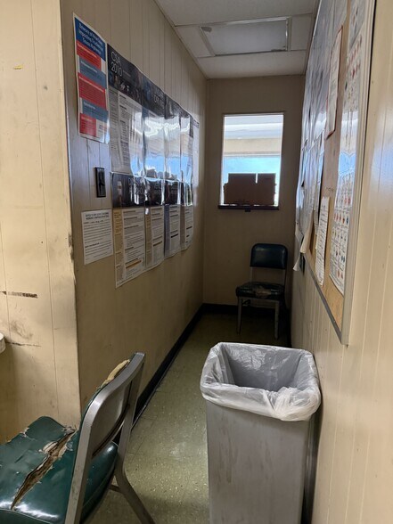 More Photos Of 2026 W Malone Ave, San Antonio Warehouse For Lease