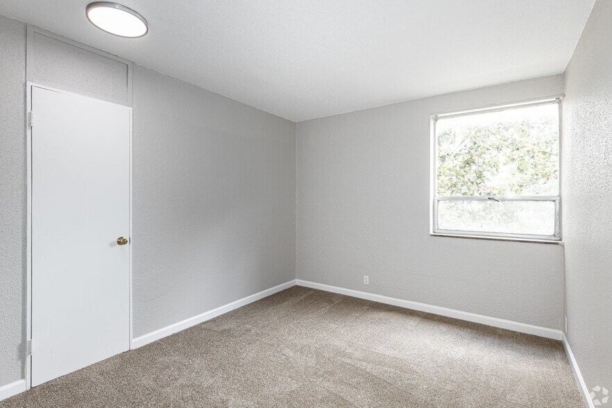 More Photos Of 2350 Ridge Ct, Lawrence Apartments For Sale