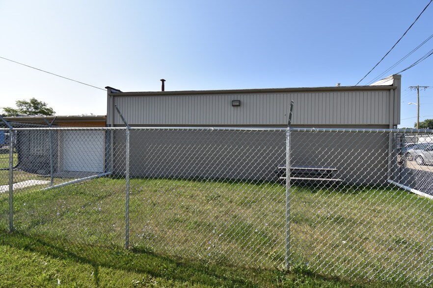 More Photos Of 45-47 E 10 Mile Rd, Madison Heights Warehouse For Sale