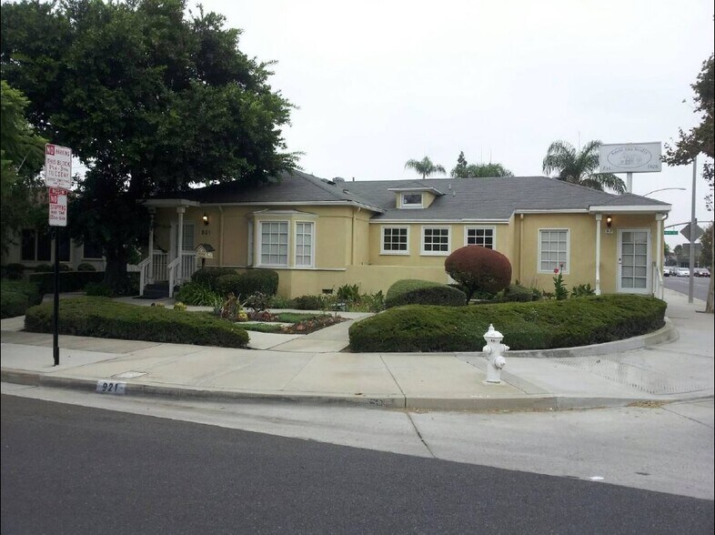 More Photos Of 917-921 W 17th St, Santa Ana Medical For Lease