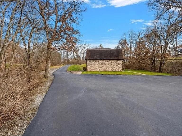 More Photos Of 108 Oak Dr, Saxonburg Apartments For Sale