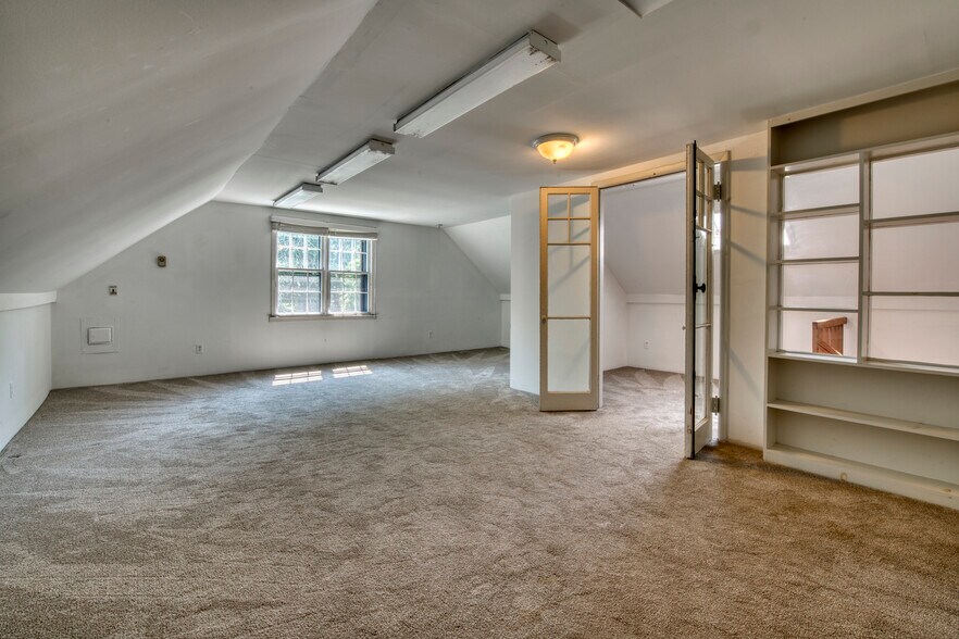 More Photos Of 270 North St, Cutchogue Office Residential For Lease