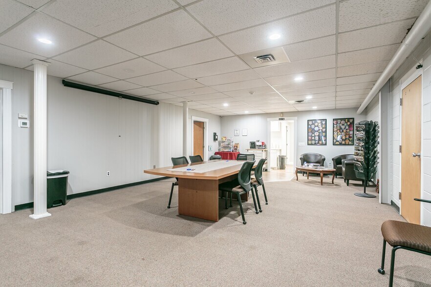 More Photos Of 300 Buell Rd, Rochester Loft Creative Space For Sale