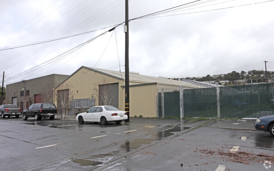 More Photos Of 1176-1180 Shafter Ave, San Francisco Manufacturing For Sale
