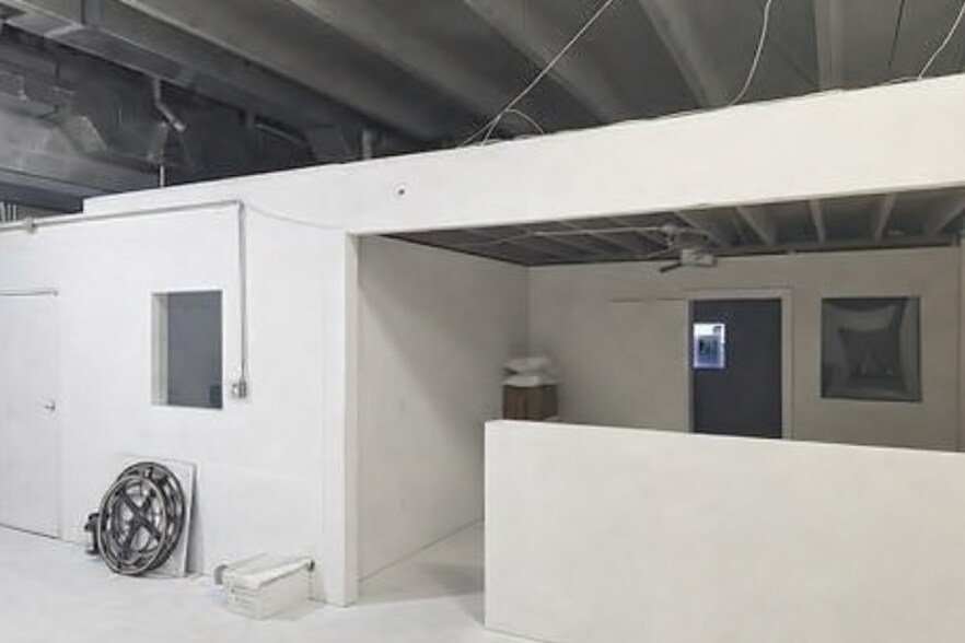 More Photos Of 8085 NW 98th St, Hialeah Warehouse For Sale