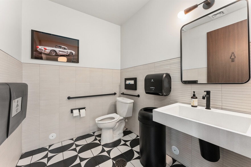 More Photos Of 10592 W State St, Boise Carwash For Sale