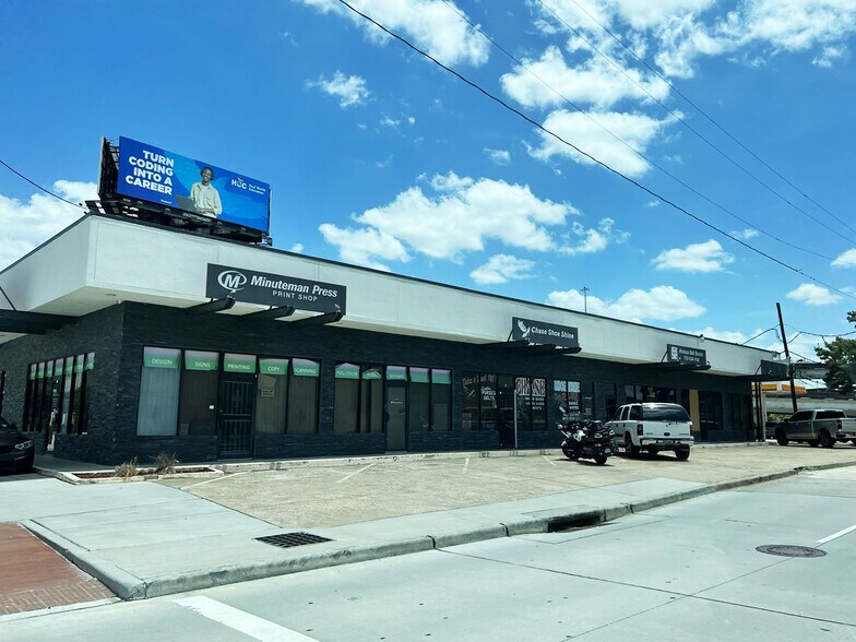 More Photos Of 2117 Chenevert St, Houston Freestanding For Lease