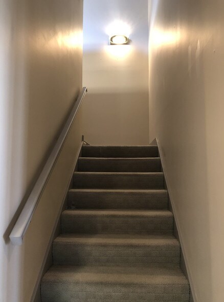 More Photos Of 1528 E Greyhound Pass, Carmel Office For Lease