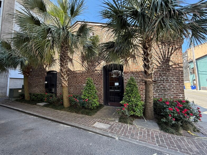 More Photos Of 5 Cumberland St, Charleston Restaurant For Sale