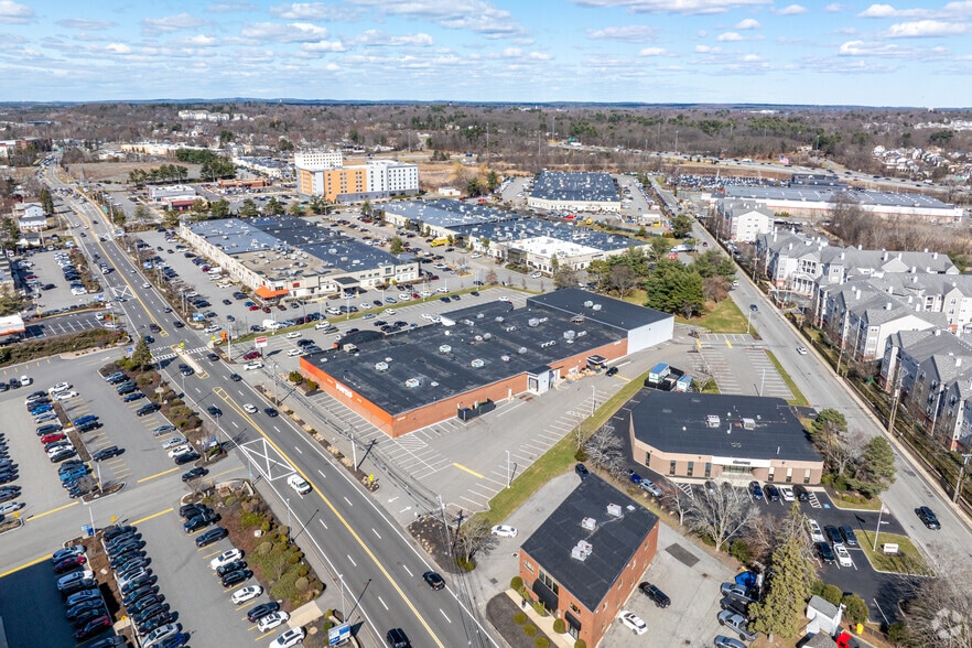 More Photos Of 335 Washington St, Woburn Freestanding For Lease