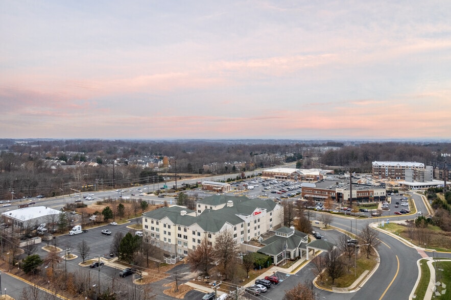 More Photos Of 3950 Fair Ridge Dr, Fairfax Hotel For Sale