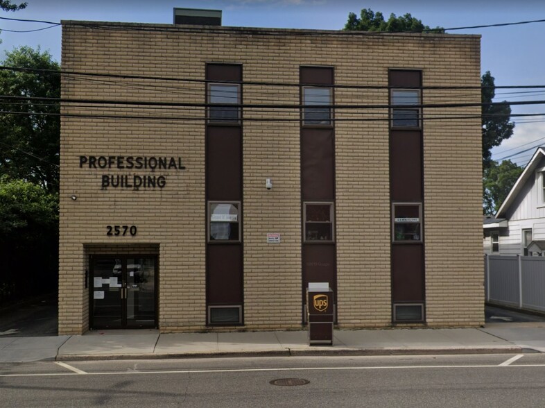 Primary Photo Of 2570 N Jerusalem Rd, East Meadow Medical For Lease