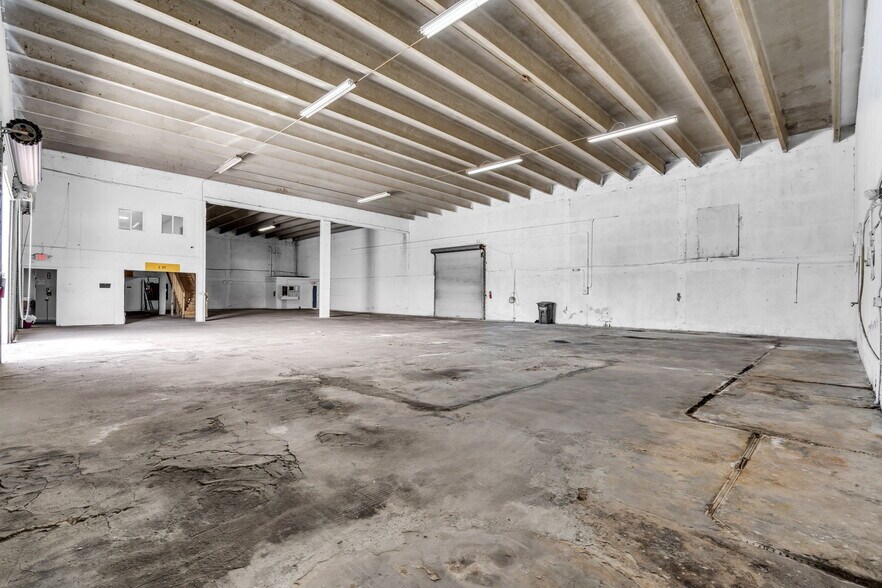 More Photos Of 7460-7580 NW 82nd St, Medley Warehouse For Lease