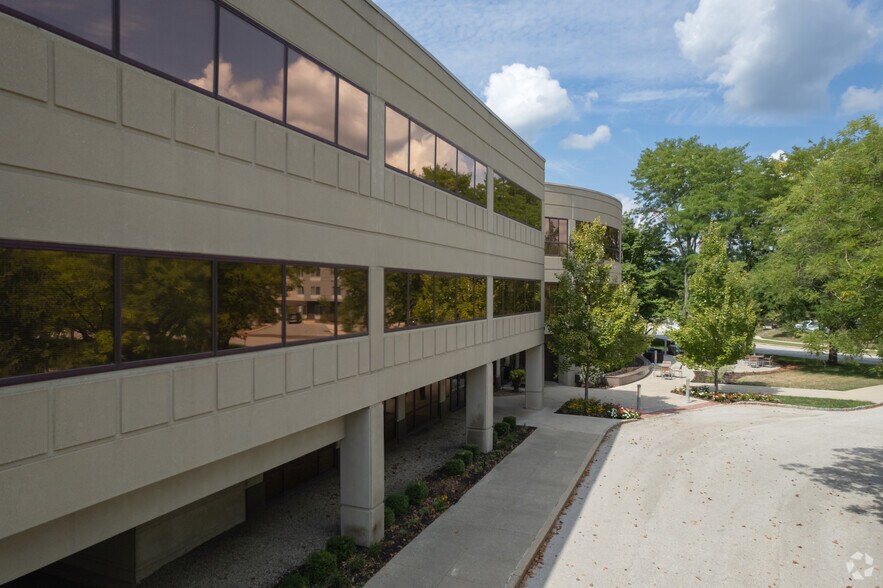 More Photos Of 1000 Westlakes Dr, Berwyn Unknown For Lease