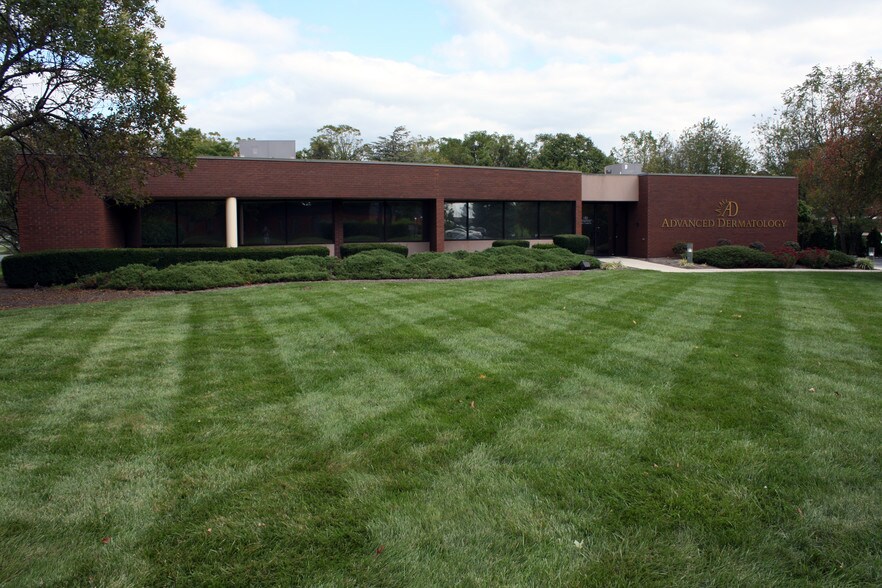 Primary Photo Of 950 Woodland St, Mechanicsburg Medical For Sale