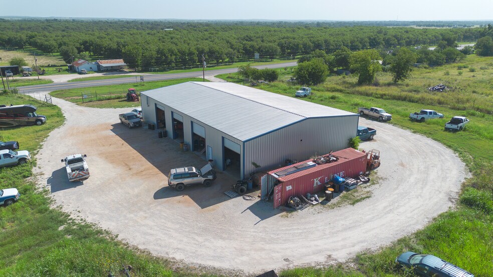 More Photos Of 469 W US Highway 190, San Saba Warehouse For Sale