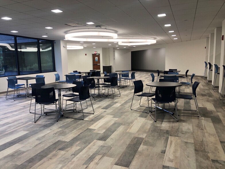 More Photos Of 200 Great Pond Dr, Windsor Office For Lease