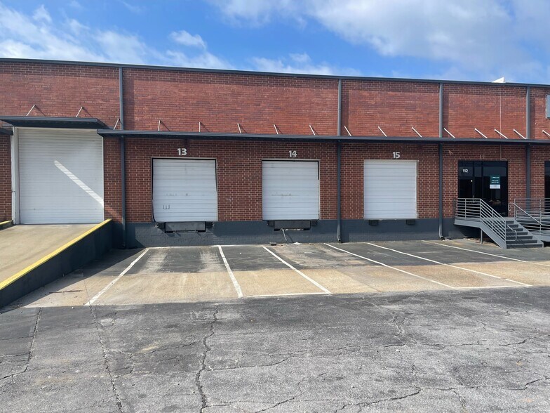 More Photos Of 2971 Olympic Industrial Dr SE, Smyrna Warehouse For Lease