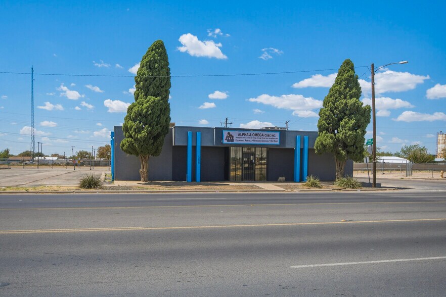 More Photos Of 300-305 S Grant Ave, Odessa Warehouse For Sale