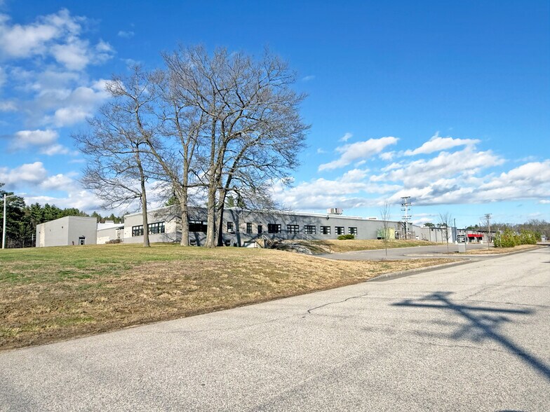 More Photos Of 19-27 Terrill Park Dr, Concord Warehouse For Lease