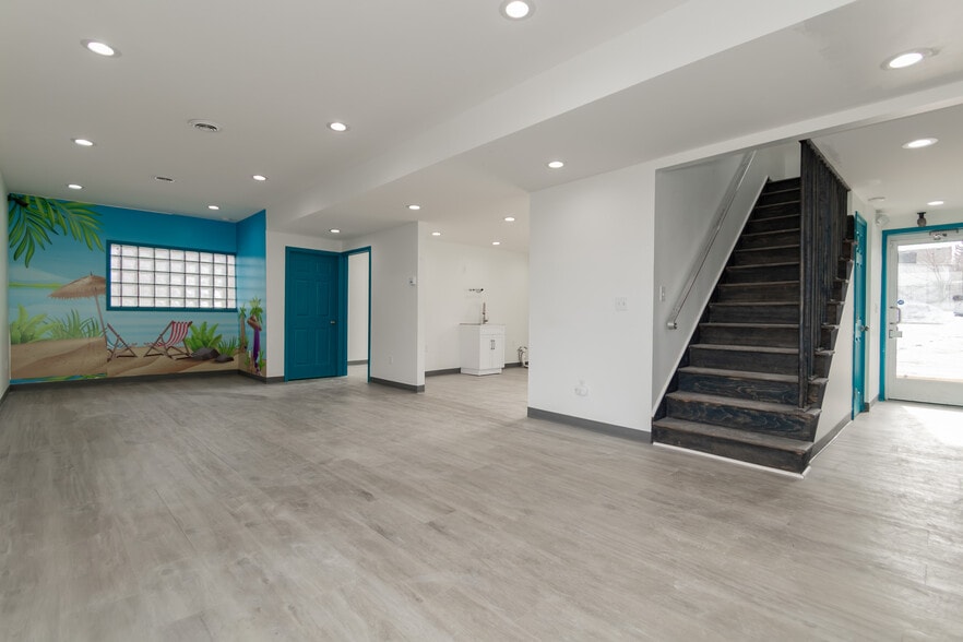 More Photos Of 5393 Pearl Rd, Parma Office For Sale