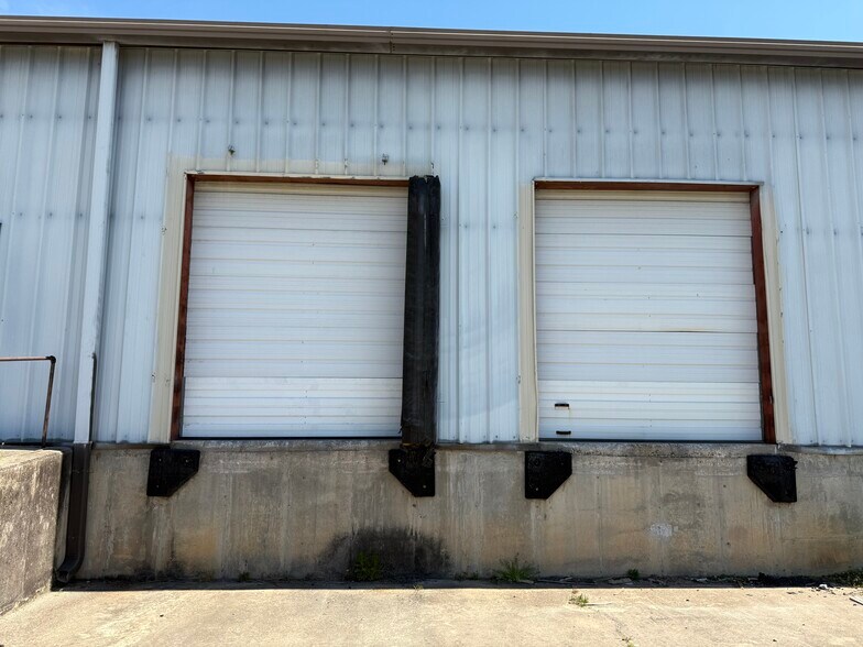 More Photos Of 216 Wortham St, Wadesboro Industrial For Lease