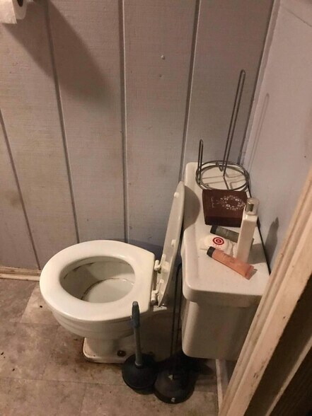 More Photos Of 415 Dewey St, Waycross Apartments For Sale