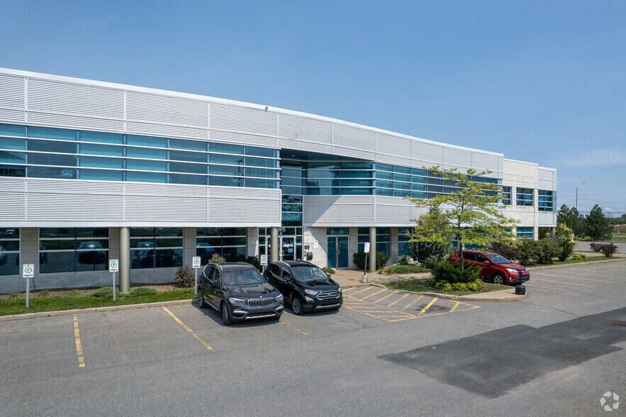 More Photos Of 9955 Rue De Châteauneuf, Brossard Office For Lease