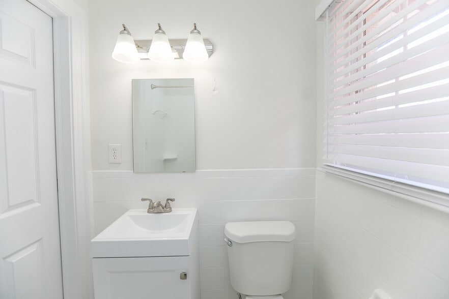 More Photos Of 831 W Ocean View Ave, Norfolk Apartments For Sale