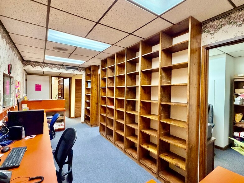 More Photos Of 1906 Debarry Ave, Orange Park Medical For Sale