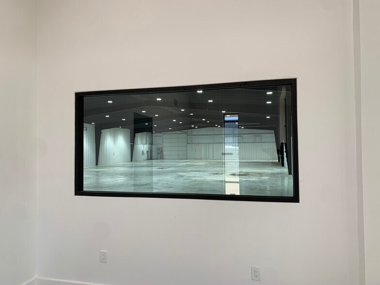 More Photos Of 15930 Cypress North Houston Rd, Cypress Warehouse For Lease