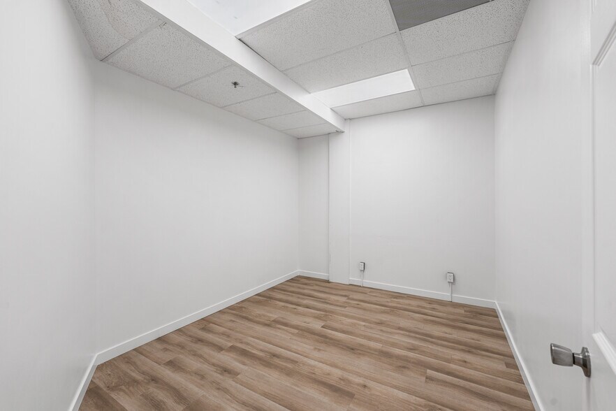 More Photos Of 514 Commerce Ave, Palmdale Medical For Sale