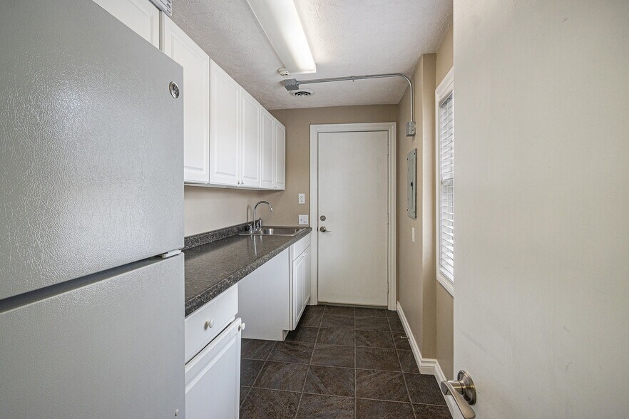 More Photos Of 4744 Beckley Rd, Battle Creek Office Residential For Sale