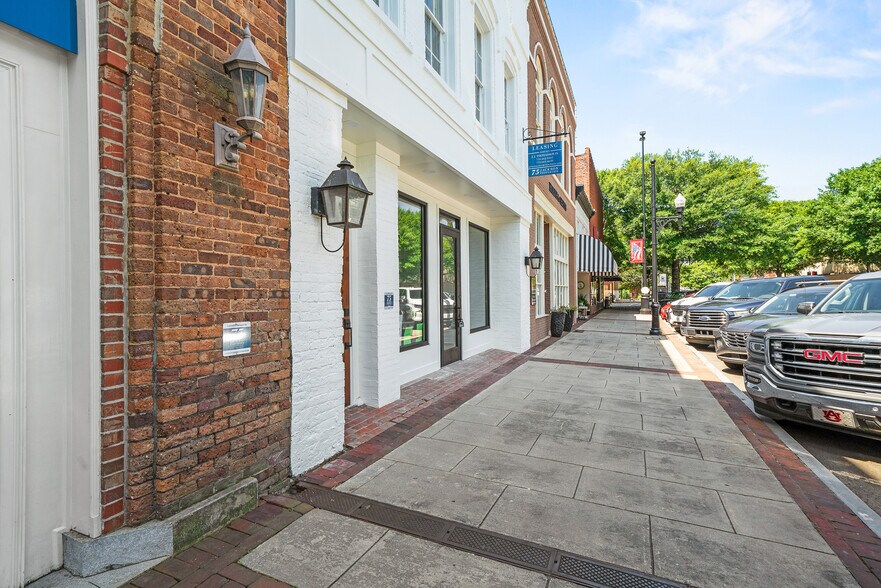 More Photos Of 34 S Court Sq, Newnan Office For Lease