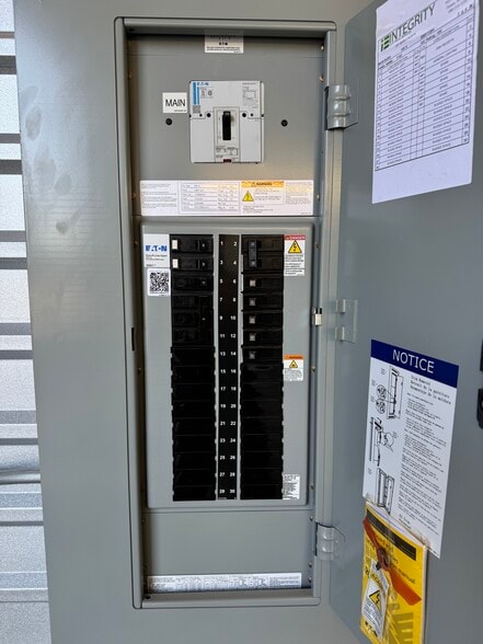 More Photos Of 31606 N Cave Creek Rd, Cave Creek Self Storage For Sale