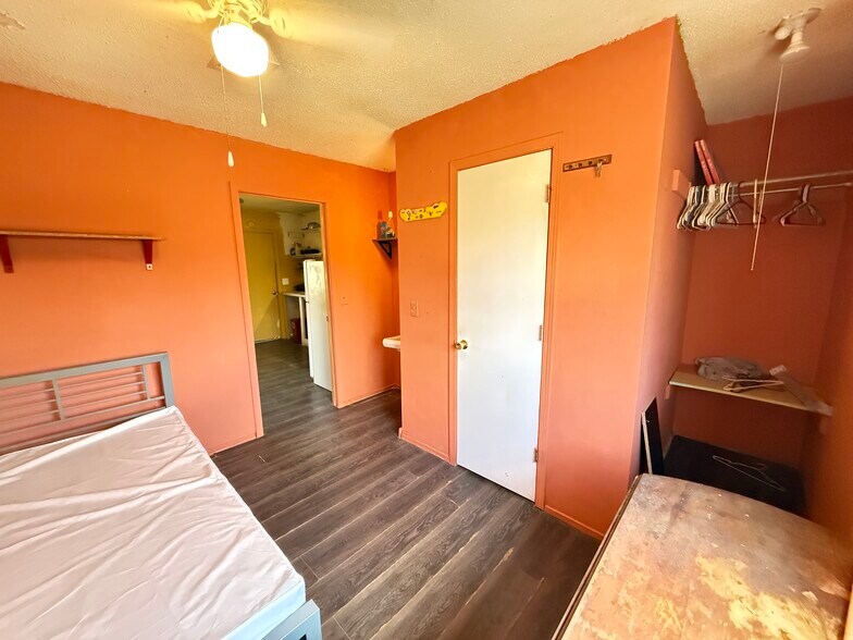 More Photos Of 25377 Welling rd, Welling Apartments For Sale