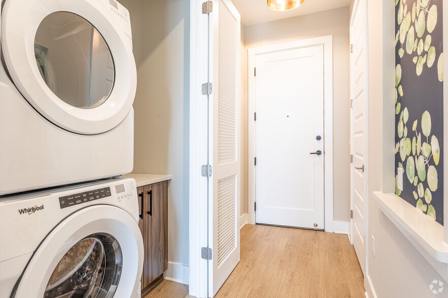 More Photos Of 3478 Lakeside Dr NE, Atlanta Apartments For Lease