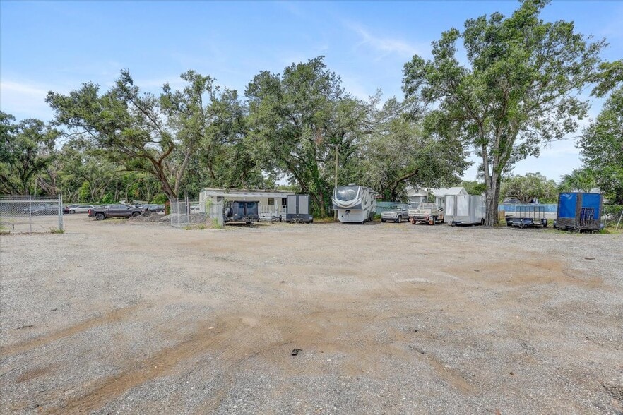 More Photos Of 11309 E US Highway 92, Seffner Warehouse For Sale