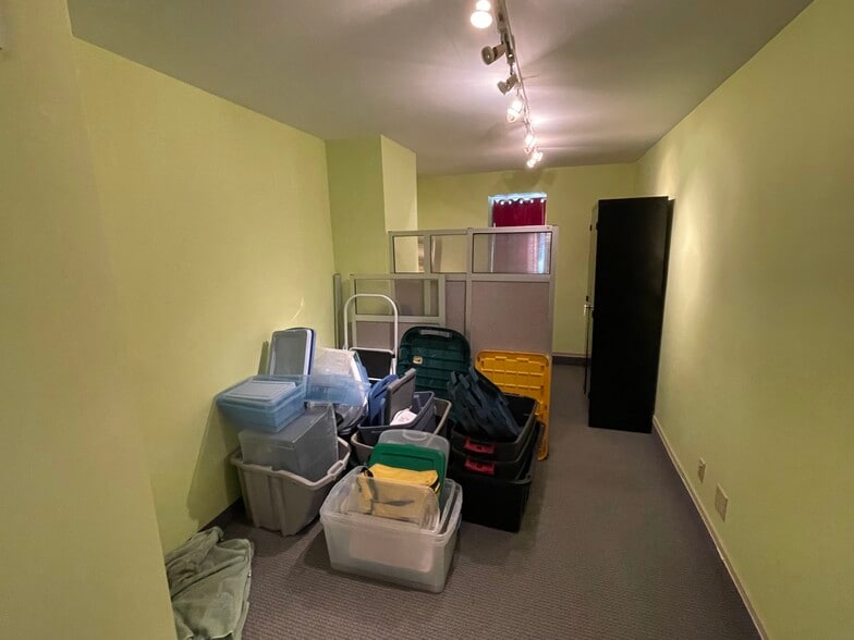 More Photos Of 4030-4032 Shoreline Dr, Spring Park Storefront Retail Office For Lease